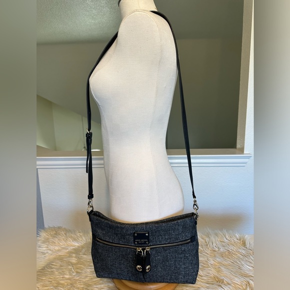 henri bendel Handbags - Henri Bendel Crossbody Bag